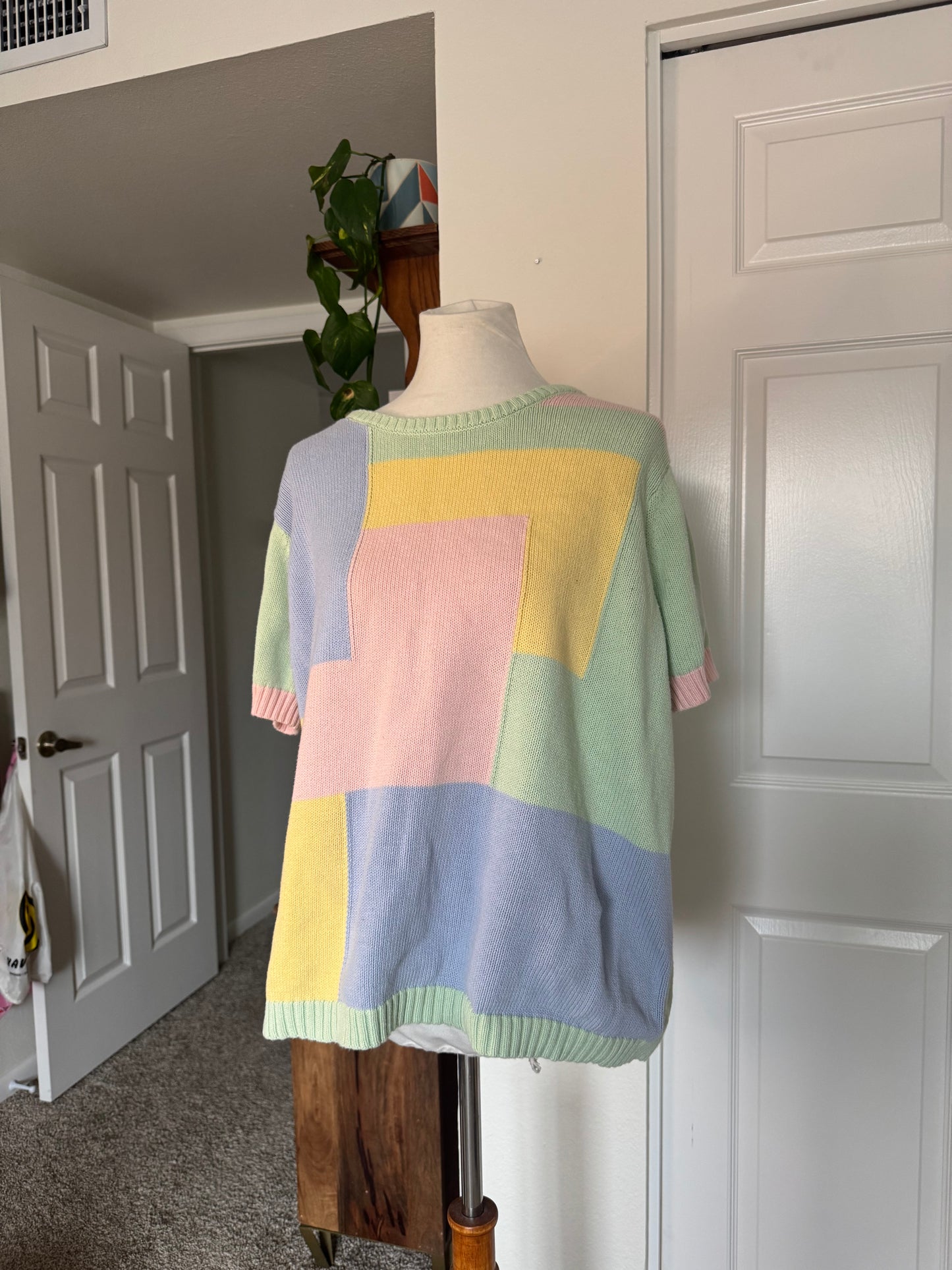 Colorblock Short Sleeve Sweater Shirt (XL)