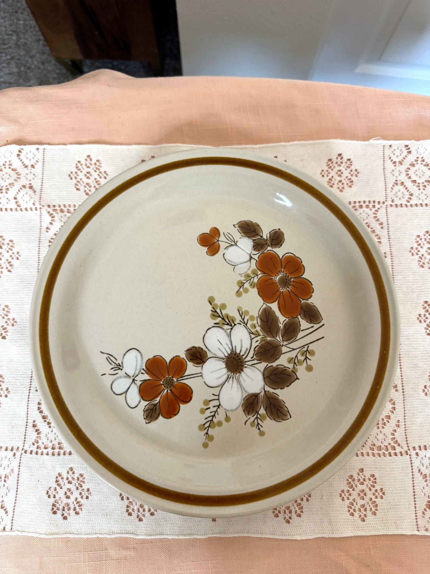 Vintage Highland Florals Collection Dinner Plates, set of 4