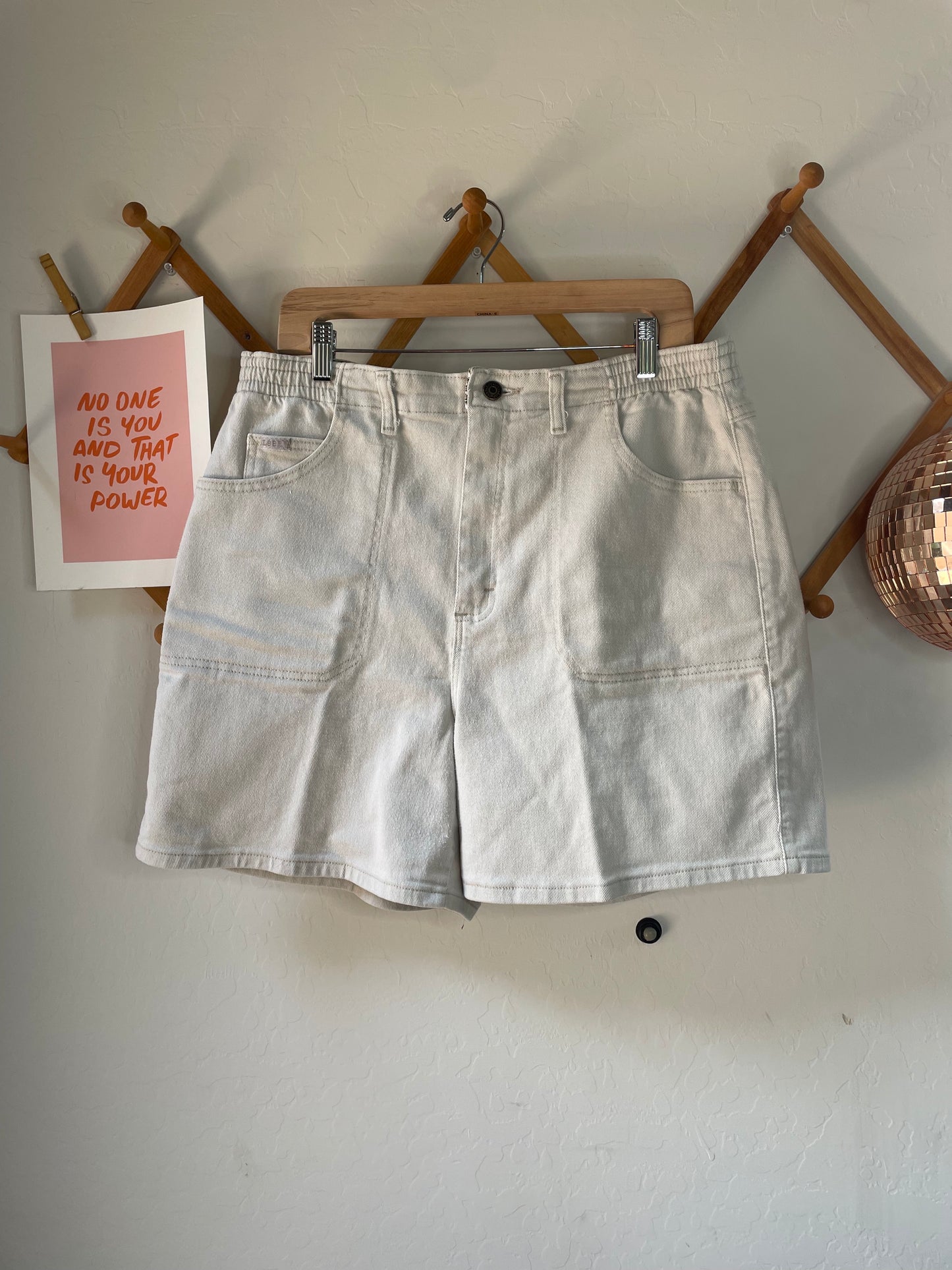 Vintage Lee Stonewash Shorts (XL)