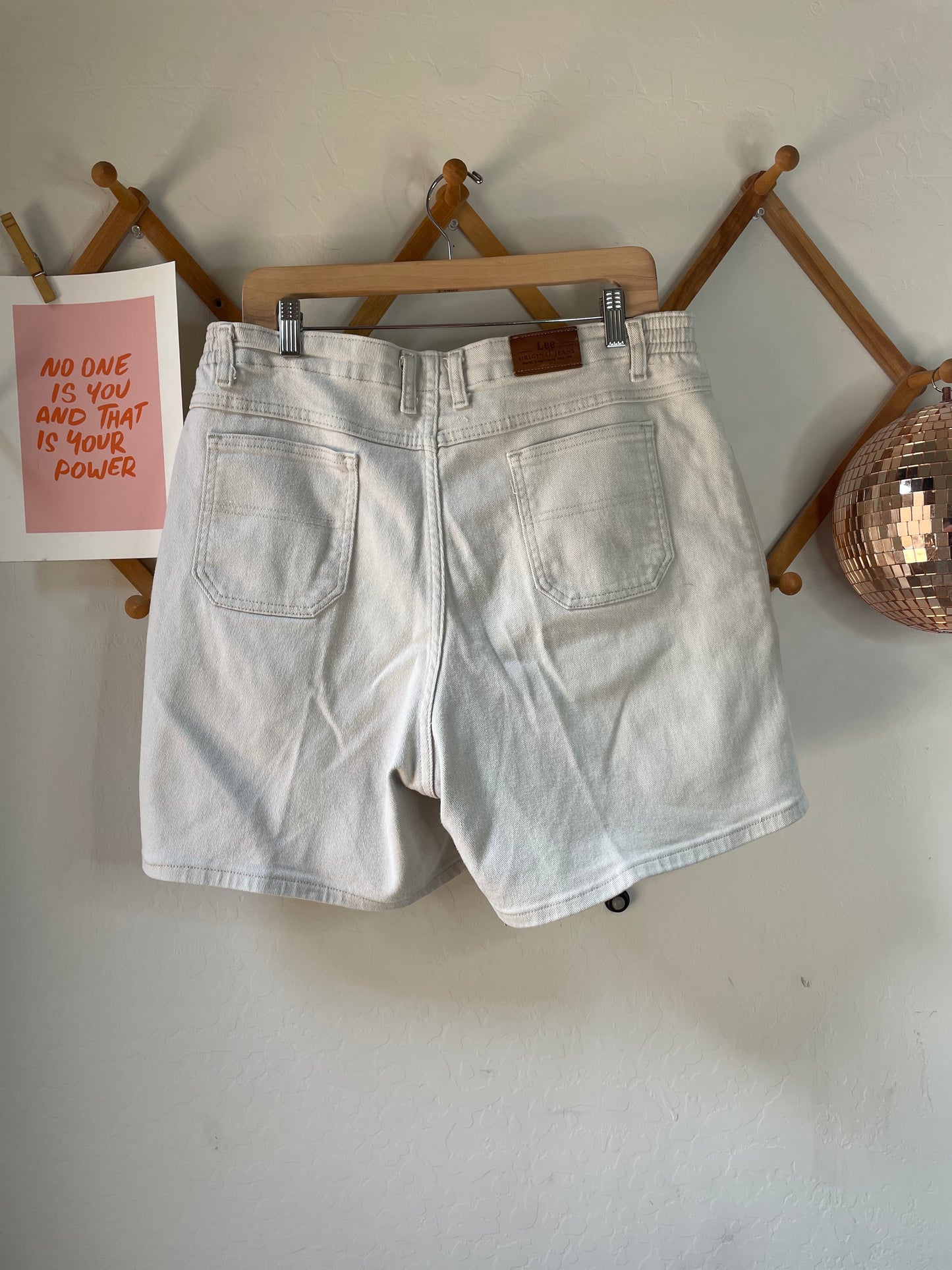 Vintage Lee Stonewash Shorts (XL)