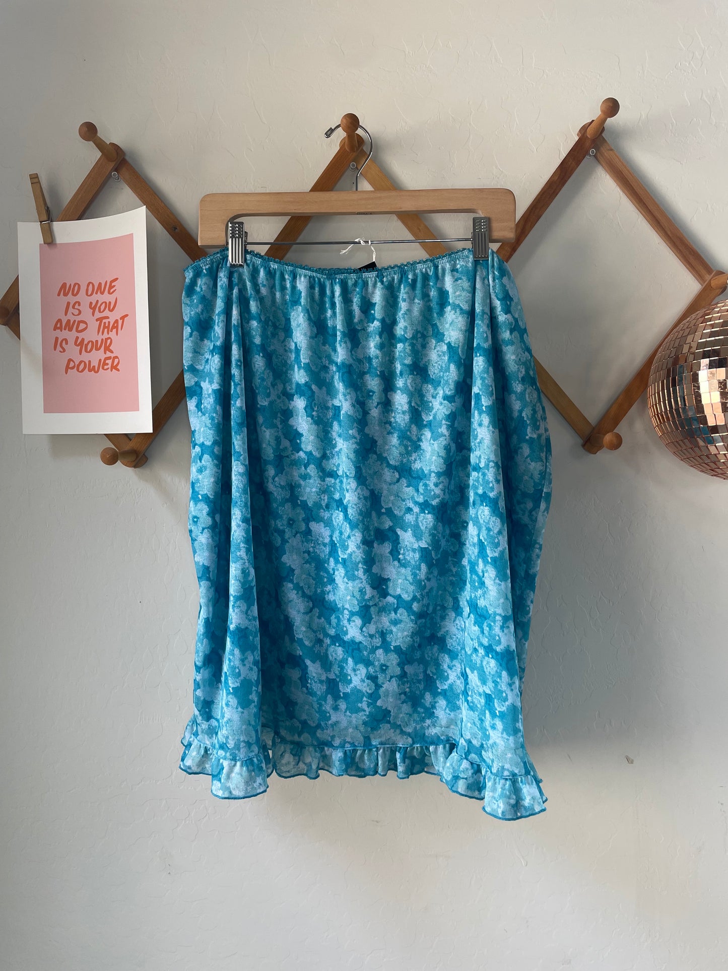 Vintage Blue Watercolor Skirt (22/24)