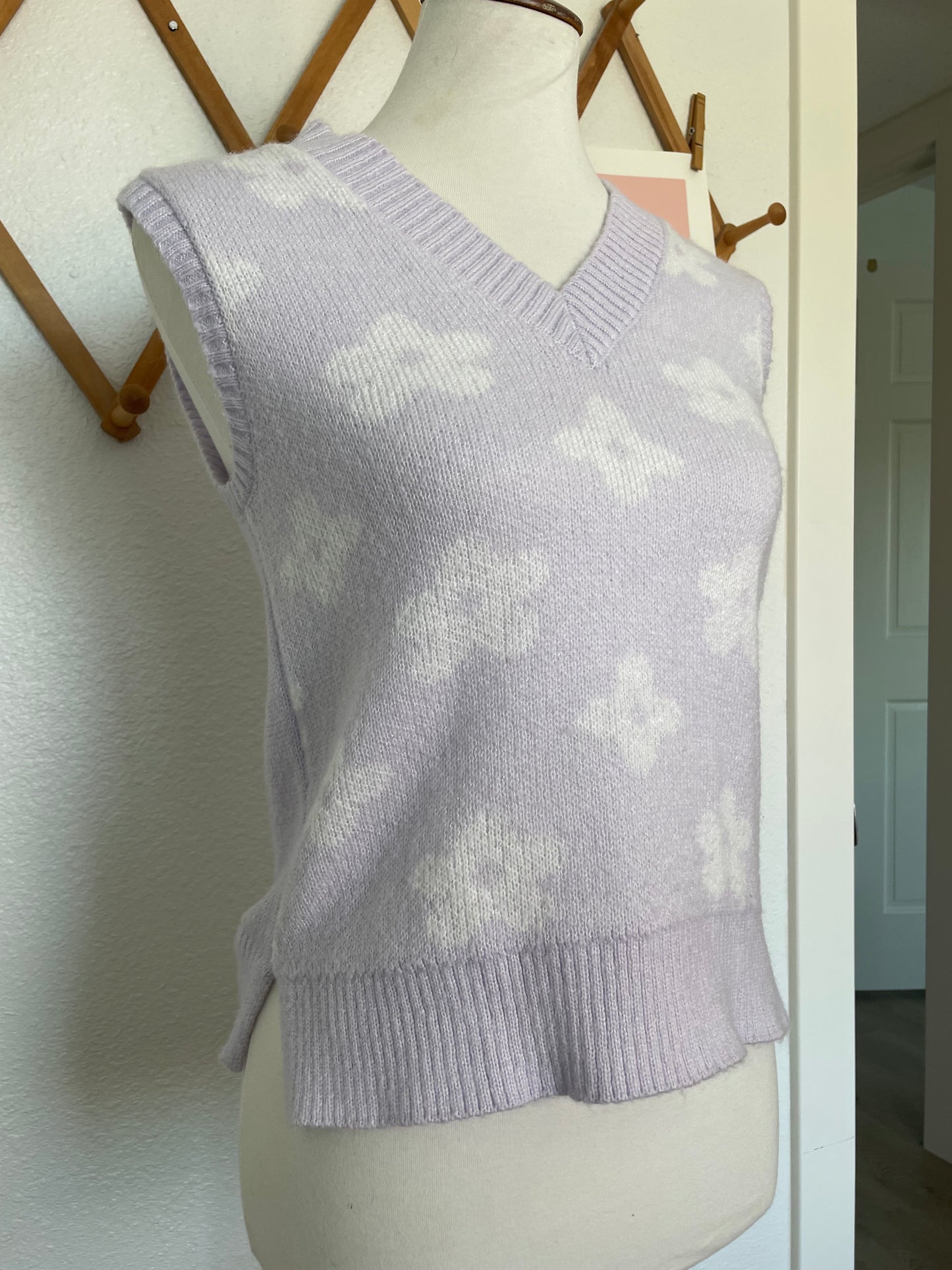 Lilac Floral Sweater Vest (XS)