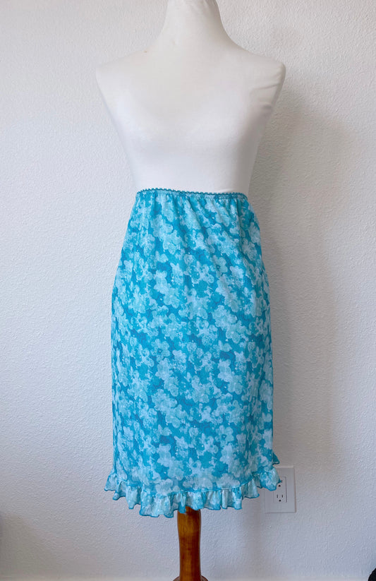 Vintage Blue Watercolor Skirt (22/24)